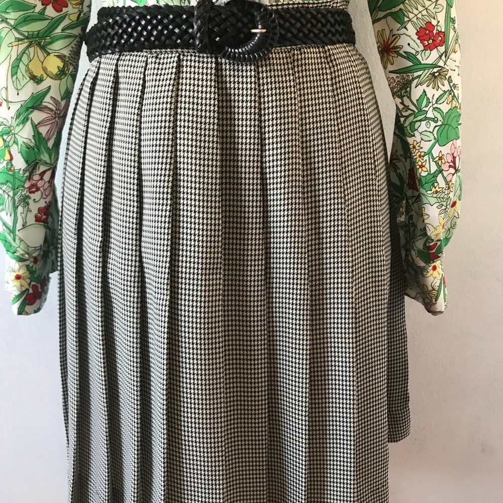 Vintage Ann Taylor HoundstoothPleated Skirt